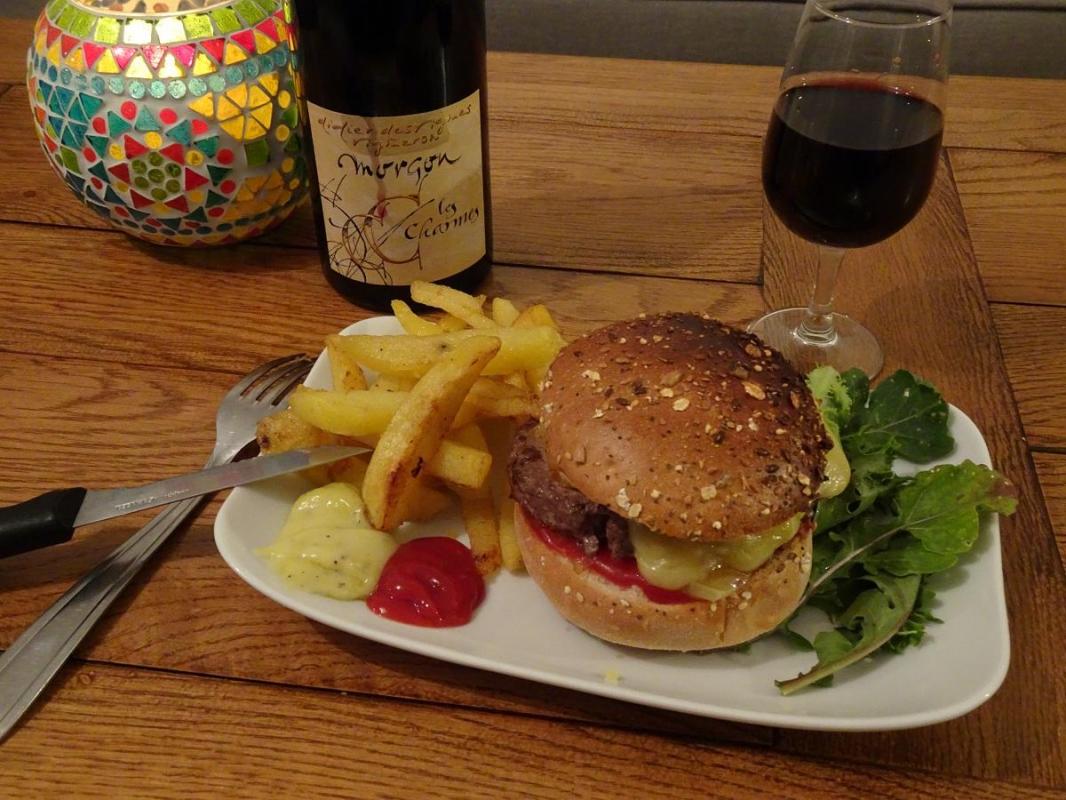 Burger Morgon Beaujolais ŒnoSkol accord met vin degustation